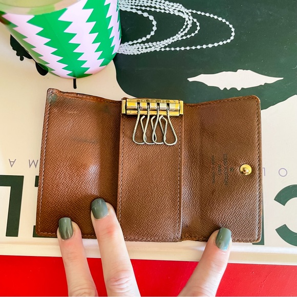 Louis Vuitton Vintage Monogram 4 Ring Key Compact Case Holder Accessory PreLoved - Picture 7 of 12